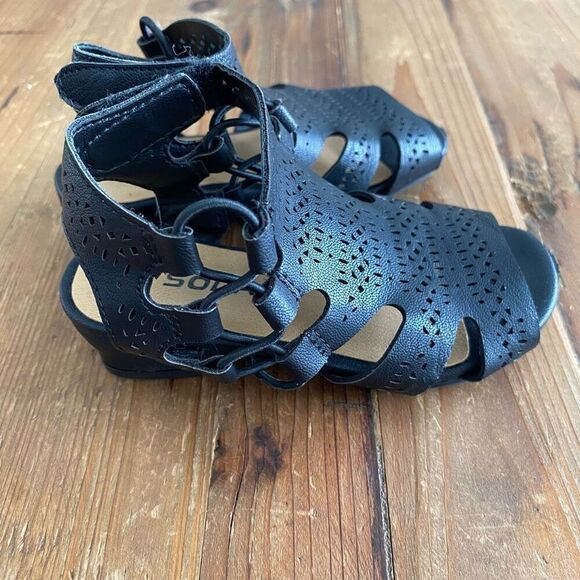 Girls High Top Sandal Black Greek Grecian Style Toddler Size 5 - Picture 4 of 15